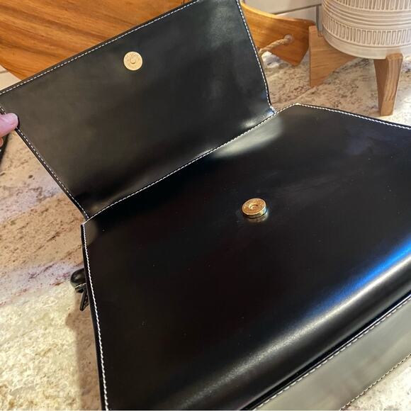 Vasic $350+ Large Bee Black Handle Leather Shoulder Bag - Picture 9 of 16